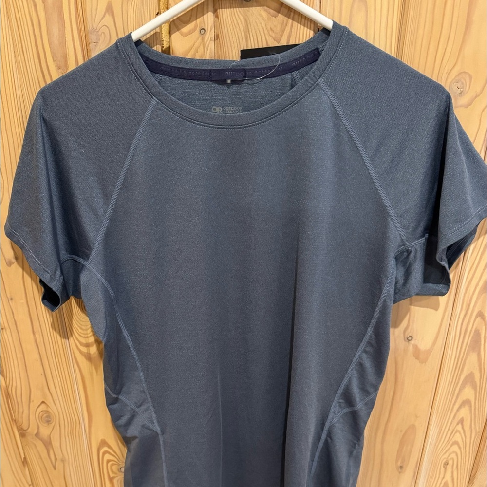 OUTDOOR RESEARCH WOMENS SHORT SLEEVE TOP. NEW WITH TAGS
